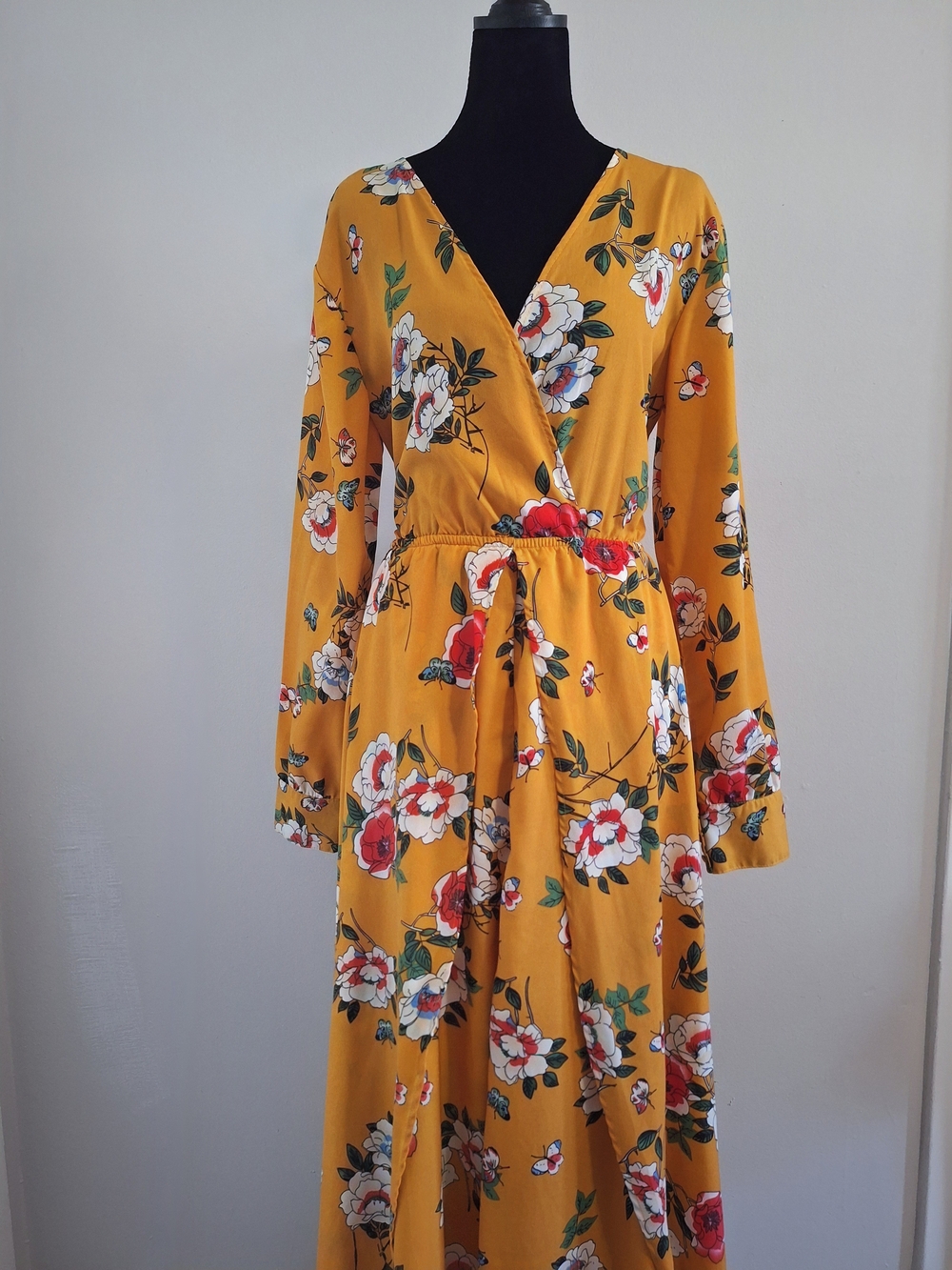 Unique Vintage Floral Maxi V-Neck Dress With White And Red Flowers